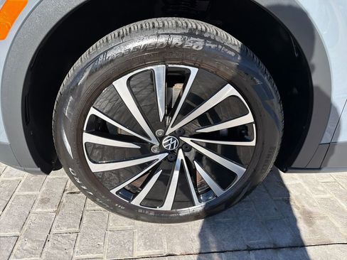 Certified 2023 Volkswagen ID.4 Pro S Plus image 27