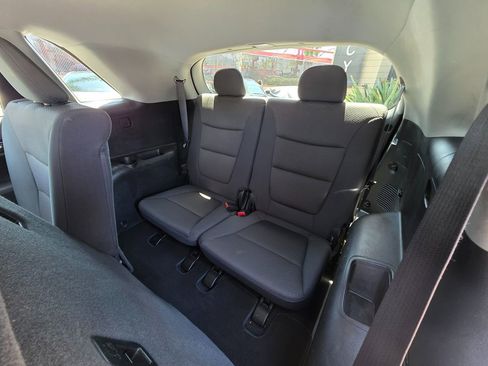 Used 2013 Kia Sorento LX w/ Third Row Pkg image 27