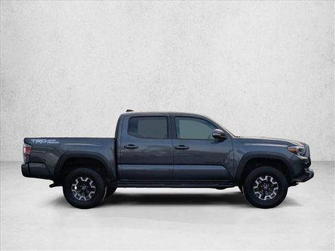 Used 2022 Toyota Tacoma TRD Off-Road image 4