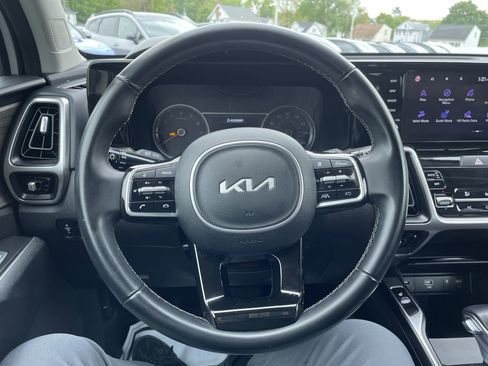 Used 2023 Kia Sorento S AWD/4WD image 17