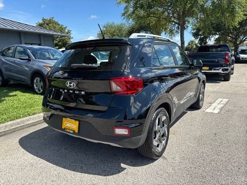 Used 2025 Hyundai Venue SEL FWD image 7