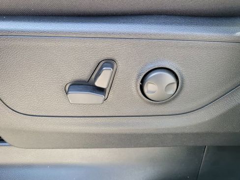 New 2026 RAM 1500 4x4 Crew Cab image 12