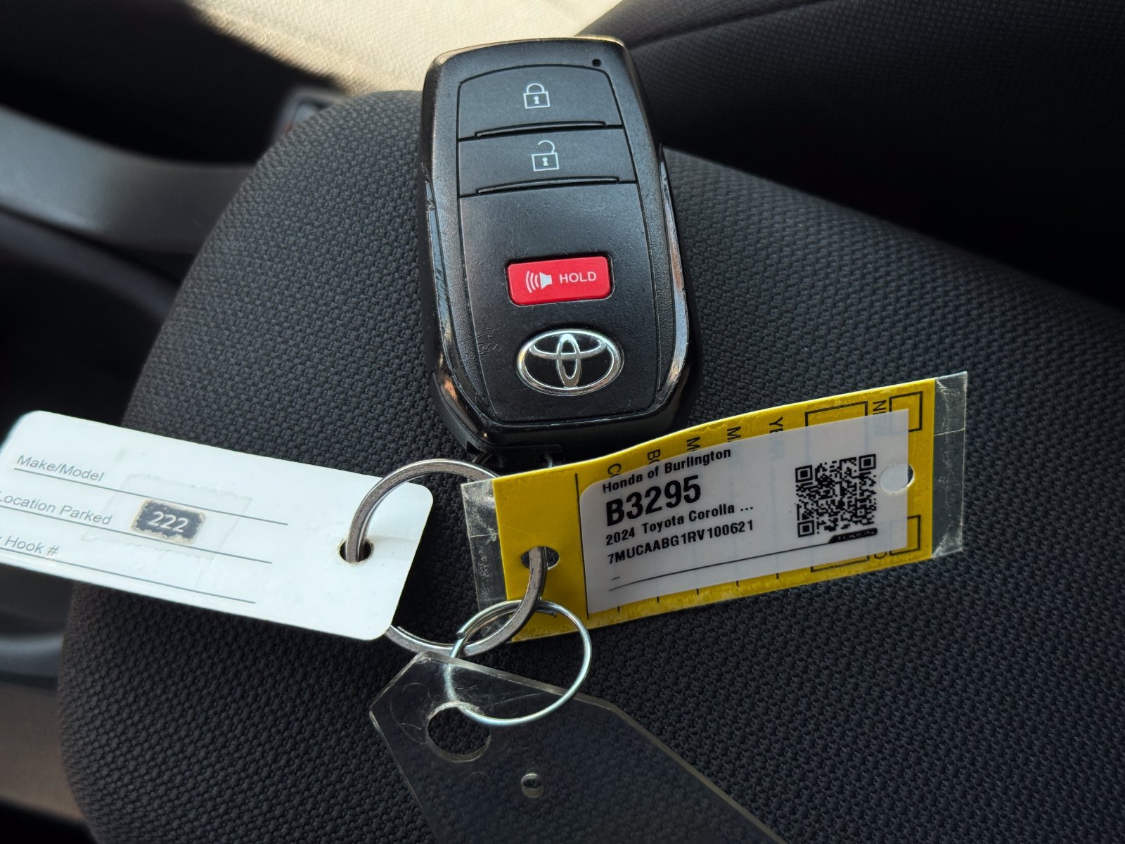 Used 2024 Toyota Corolla Cross LE AWD/4WD image 31