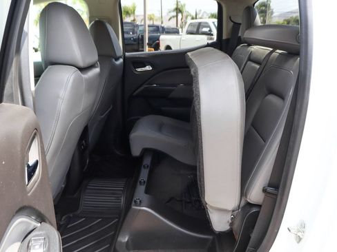 Used 2015 Chevrolet Colorado LT w/ Luxury Package RWD image 39