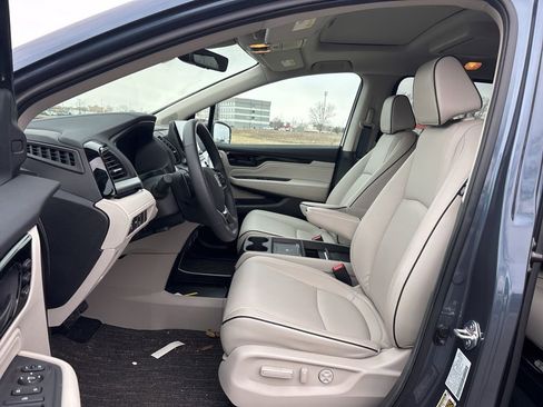 Certified 2025 Honda Odyssey Touring image 18