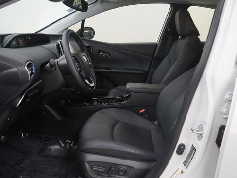 Used 2022 Toyota Prius Limited w/ Premium Convenience Package image 22