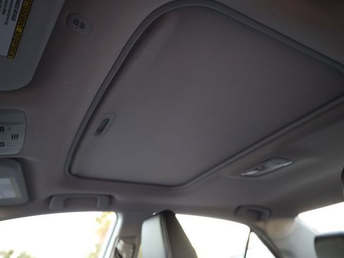 Used 2017 Toyota Corolla SE image 33