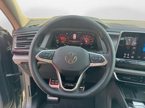 New 2026 Volkswagen Atlas Peak Edition image 10