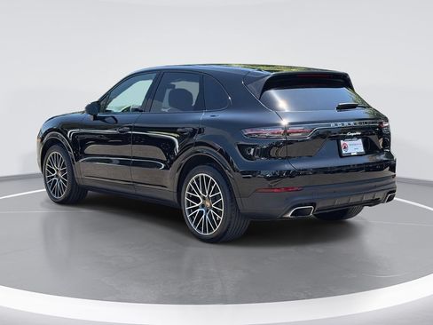 Used 2023 Porsche Cayenne AWD/4WD image 5