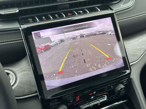 Used 2023 Jeep Grand Cherokee L Limited w/ Trailer Tow Group (B) image 29