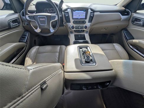 Used 2017 GMC Yukon SLT image 28