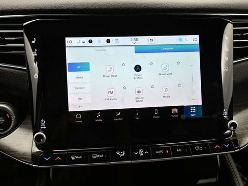 Used 2023 Jeep Wagoneer L Series III w/ Preferred Equipment Group image 22