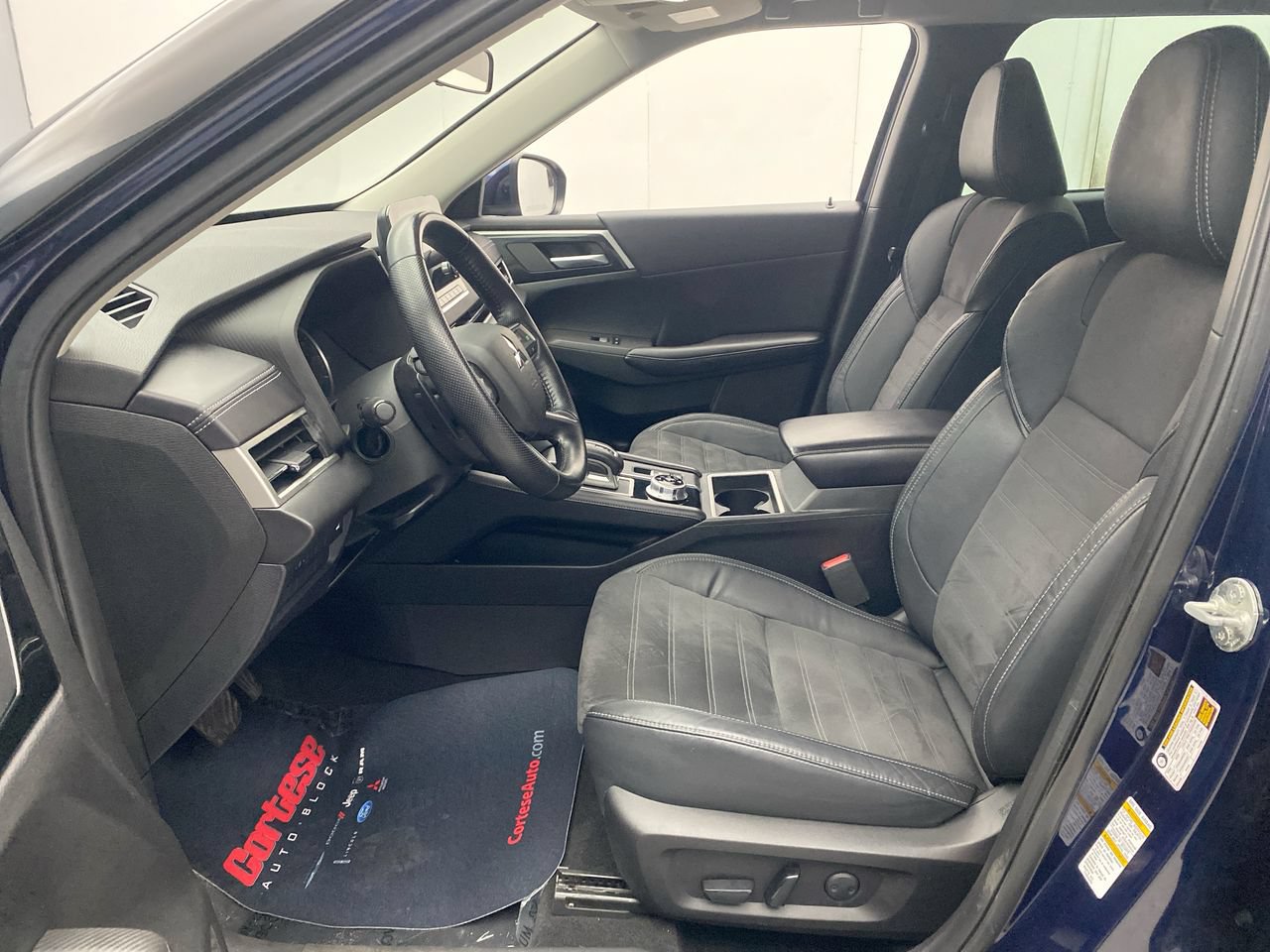 Used 2023 Mitsubishi Outlander SE AWD/4WD image 14