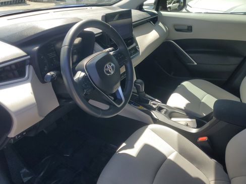 Certified 2025 Toyota Corolla Cross LE FWD image 16