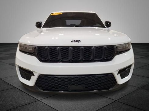 Used 2024 Jeep Grand Cherokee Limited w/ Black Appearance Package image 9
