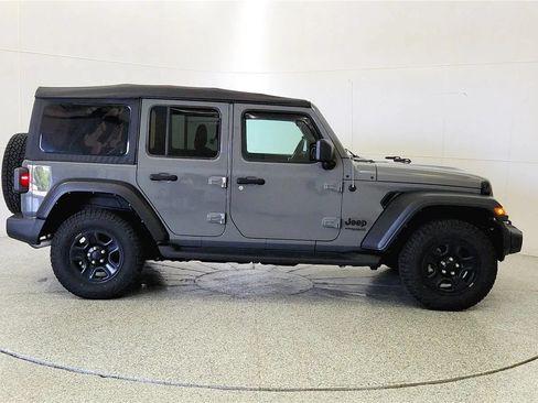 Used 2022 Jeep Wrangler Unlimited Sport AWD/4WD image 8