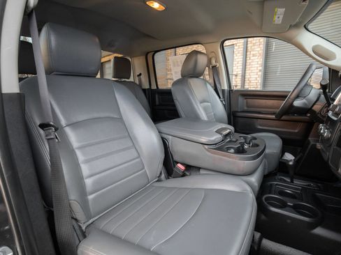 Used 2017 RAM 2500 Tradesman w/ Chrome Appearance Group image 27