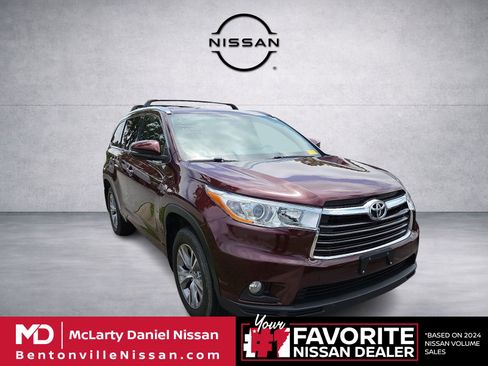 Used 2015 Toyota Highlander XLE AWD/4WD image 1