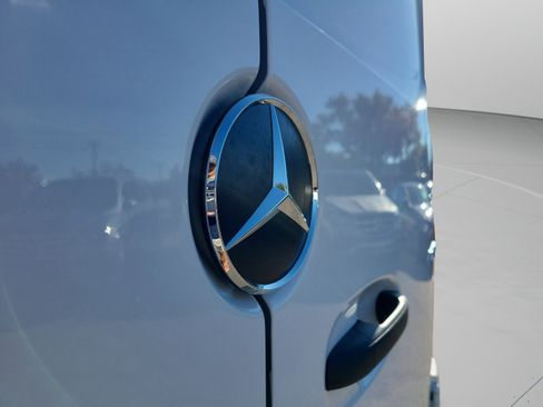 Used 2025 Mercedes-Benz Sprinter 2500 image 44