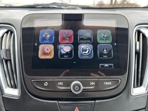 Used 2017 Chevrolet Malibu LT image 22