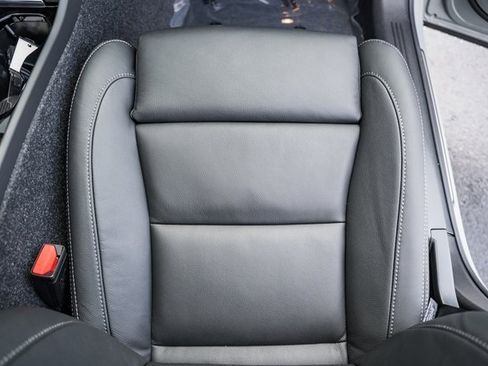 Certified 2025 Volvo XC40 B5 Ultra w/ Climate Package image 32