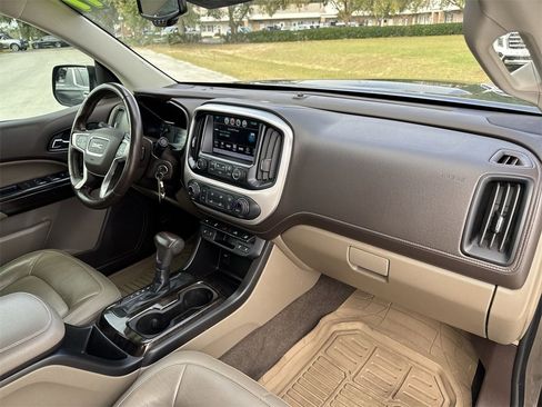 Used 2017 GMC Canyon SLT w/ Driver Alert Package image 32