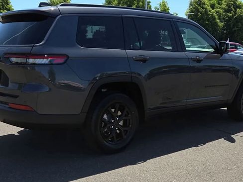 New 2026 Jeep Grand Cherokee L 4WD image 8