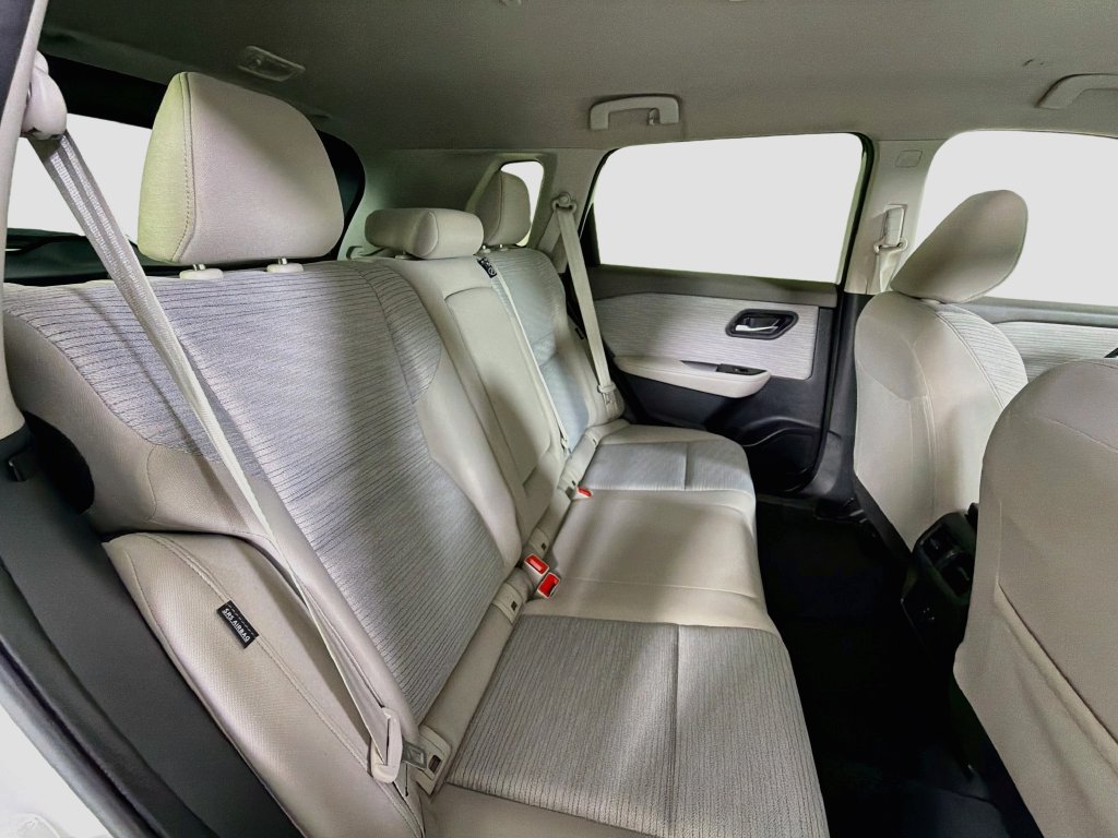 Used 2023 Nissan Rogue SV FWD image 28
