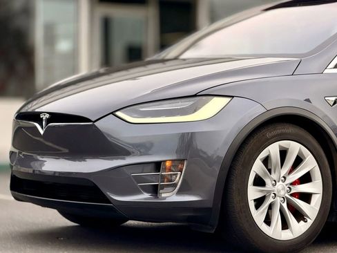 Used 2019 Tesla Model X Performance image 4