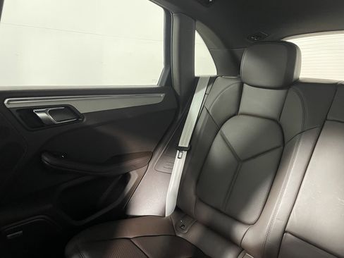 Used 2021 Porsche Macan S image 15