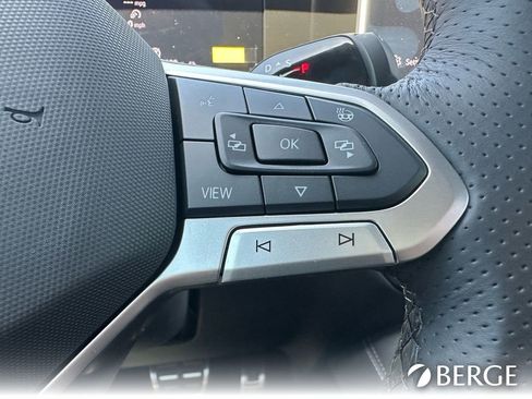 New 2026 Volkswagen Tiguan SEL R-Line AWD/4WD image 18