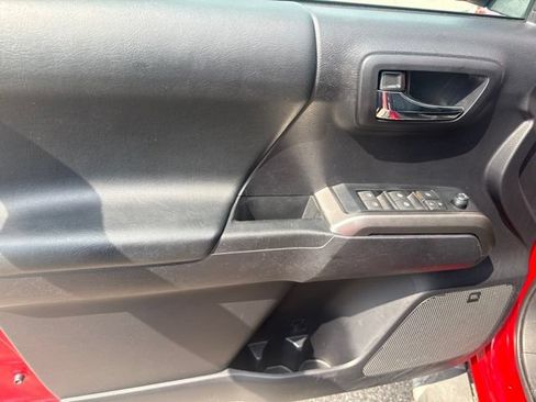 Used 2020 Toyota Tacoma Limited AWD/4WD image 26