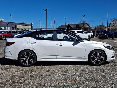Used 2023 Nissan Sentra SR w/ SR Premium Package image 7