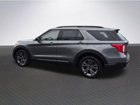 Certified 2023 Ford Explorer XLT w/ Equipment Group 202A AWD/4WD image 5