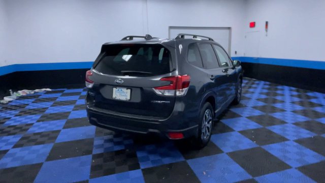 Used 2023 Subaru Forester Premium AWD/4WD image 8