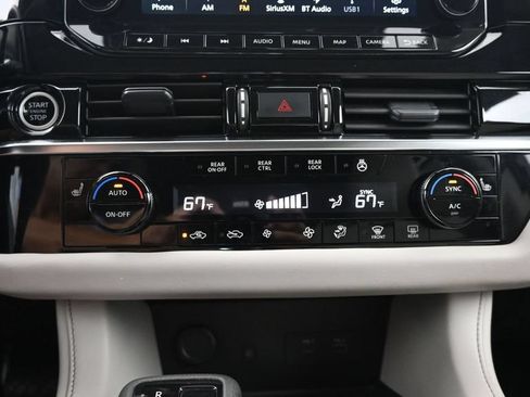 Used 2024 Nissan Pathfinder SL FWD image 37