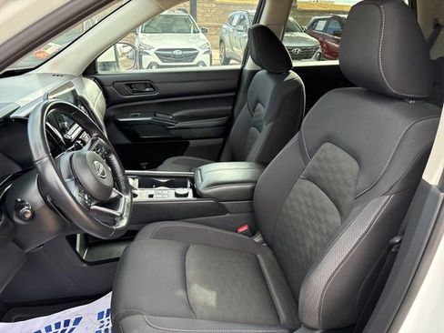 Certified 2024 Nissan Pathfinder SV image 17