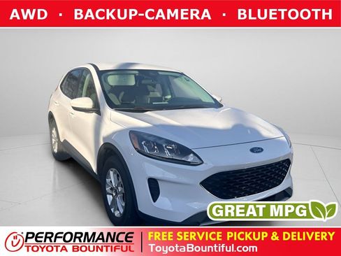 Used 2021 Ford Escape SE image 1