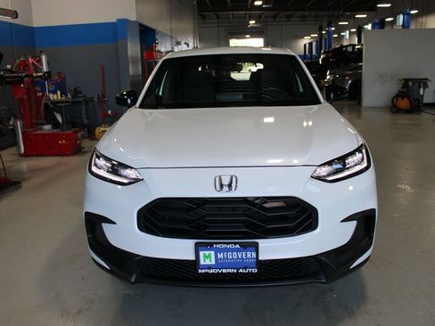 Used 2024 Honda HR-V Sport image 2