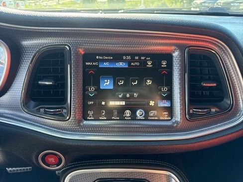 Used 2016 Dodge Challenger SRT Hellcat image 29