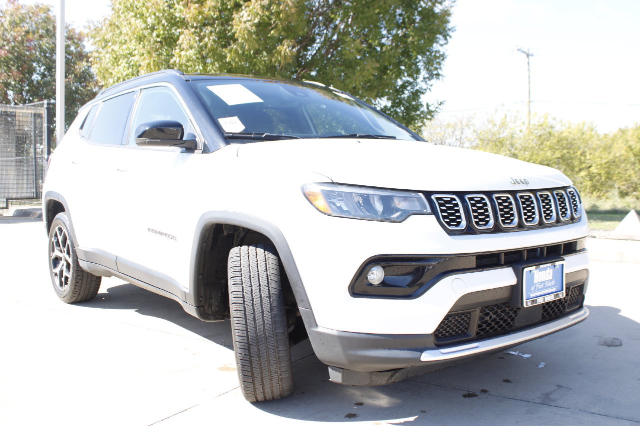 Used 2025 Jeep Compass Limited AWD/4WD image 9