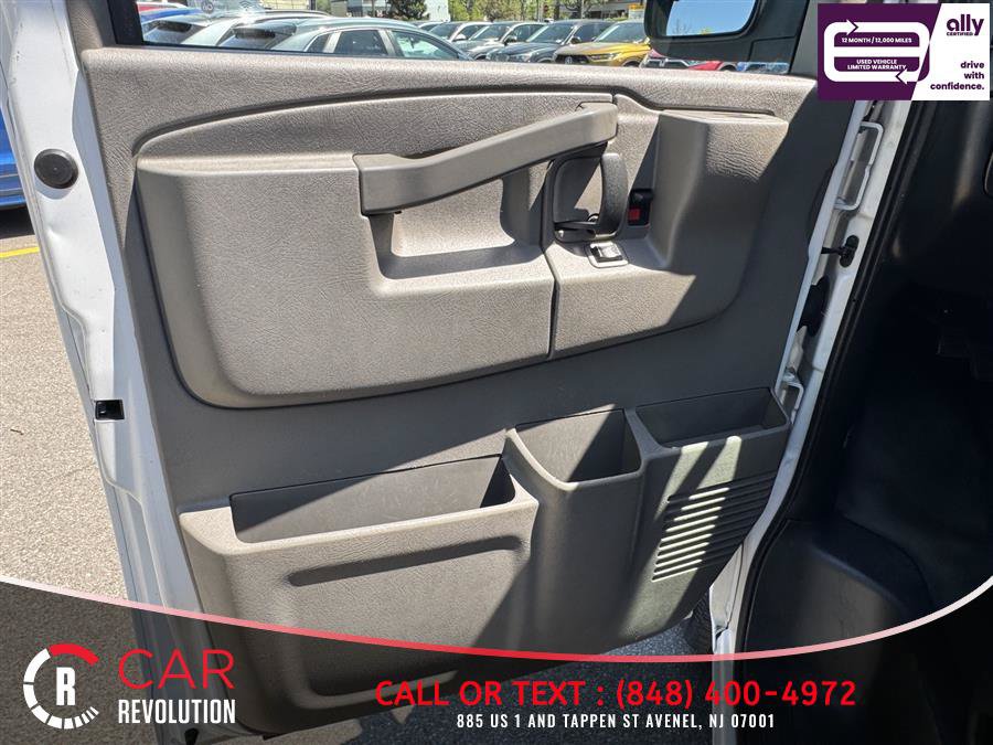Used 2020 Chevrolet Express 3500 w/ Driver Convenience Package RWD image 34