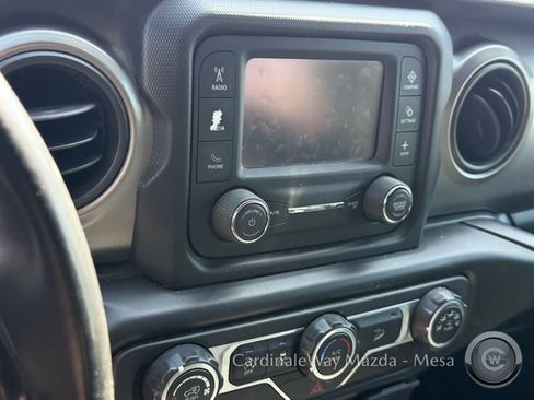 Used 2018 Jeep Wrangler Unlimited Sport S AWD/4WD image 11