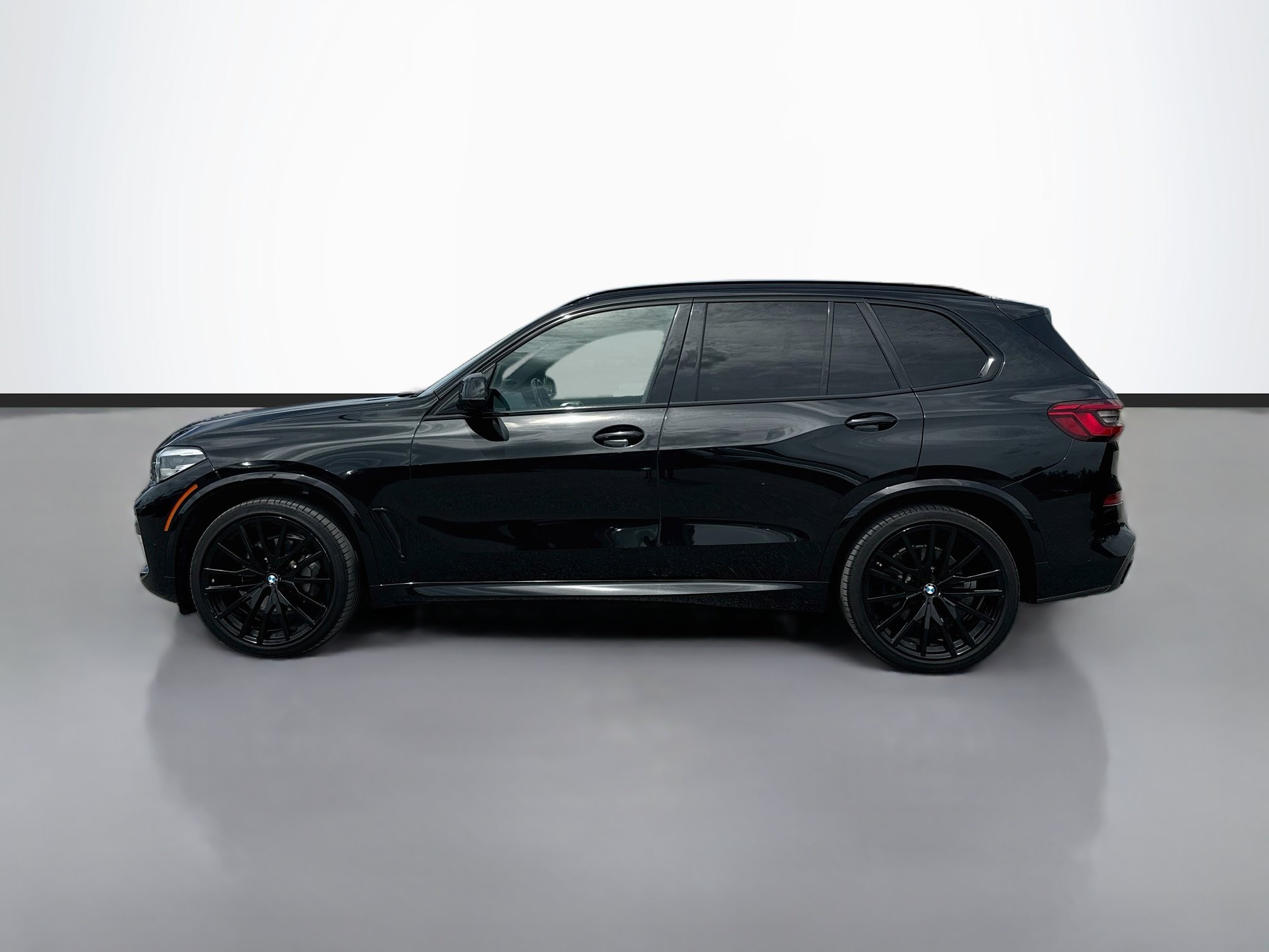 Used 2020 BMW X5 sDrive40i w/ M Sport Package RWD image 2