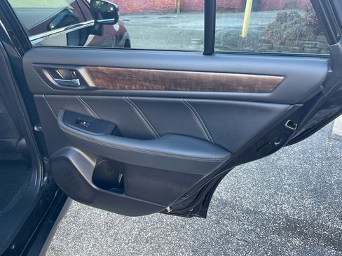 Used 2018 Subaru Outback 2.5i Limited image 32