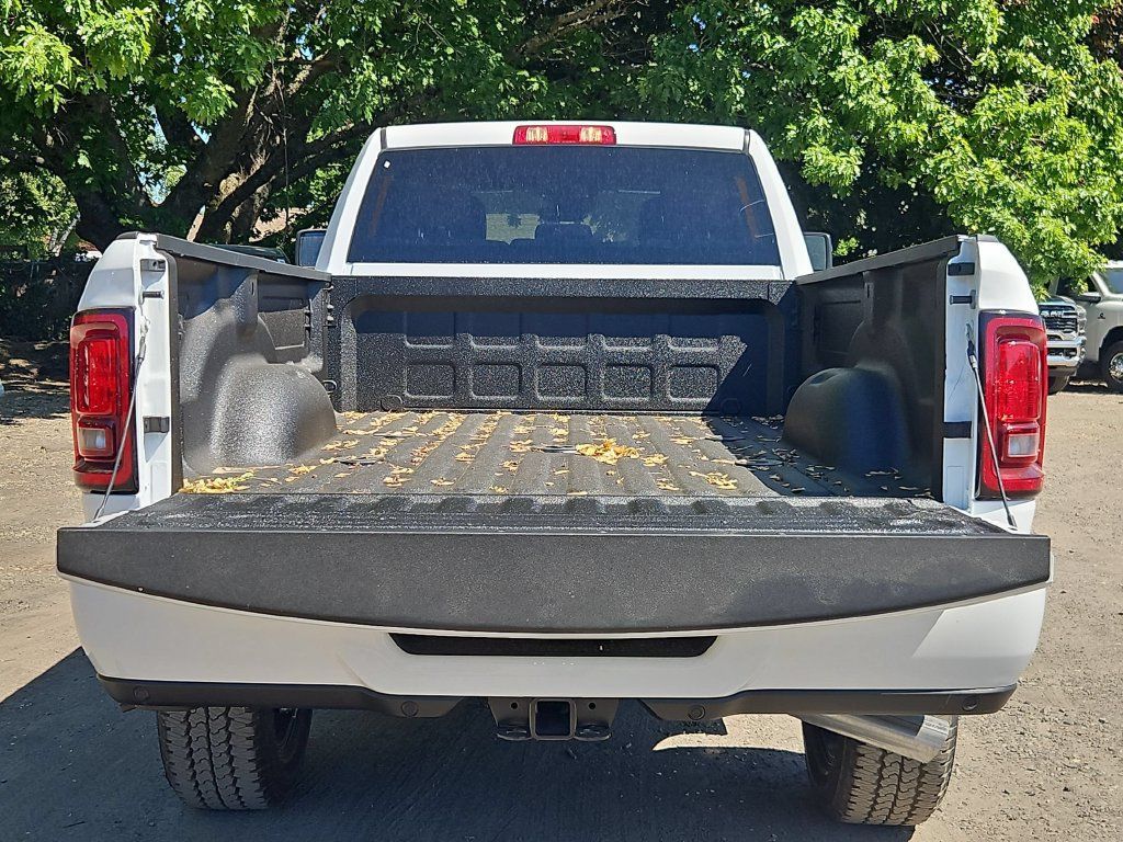 New 2026 RAM 2500 Big Horn AWD/4WD image 10