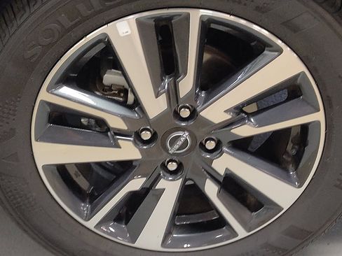 Used 2025 Nissan Versa SV FWD image 31