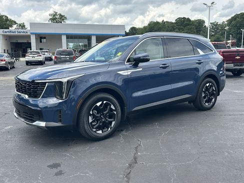 Used 2025 Kia Sorento S w/ Panoramic Sunroof Package FWD image 4