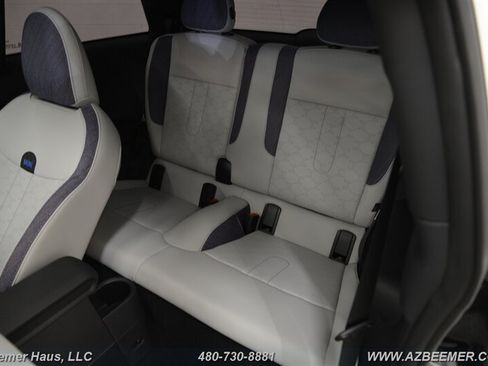 Used 2026 MINI Cooper 2-Door Hardtop FWD image 22