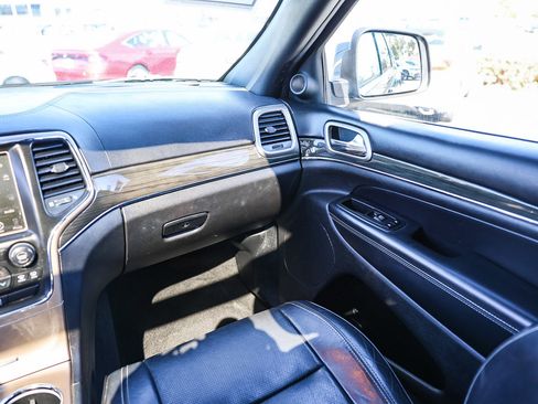 Used 2015 Jeep Grand Cherokee Overland image 5